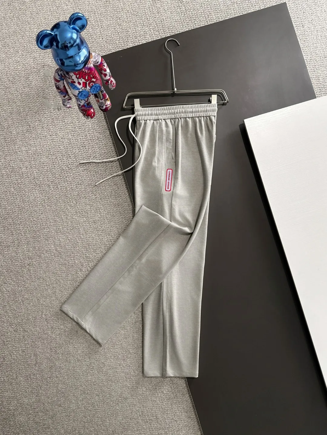 Next day shipping Canada Goose 2026 Summer New Arrival elastic band casual pants, counter custom fabrics Breathable, high comfort, impeccable details, brand element design concept, reflecting high quality. It feels delicate and soft! It presents a casual cut and the upper body shape is great! Sizes:S-3XL